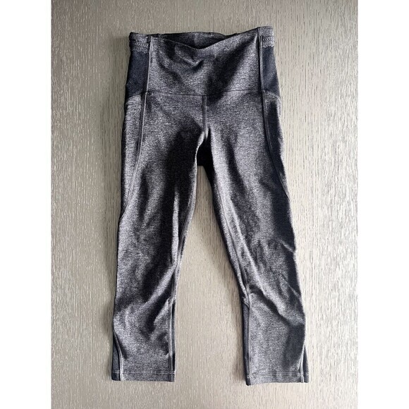 Lululemon Free Runner Crop Heathered Gray Leggings Scalloped Mesh Pockets size 2 - Picture 1 of 6